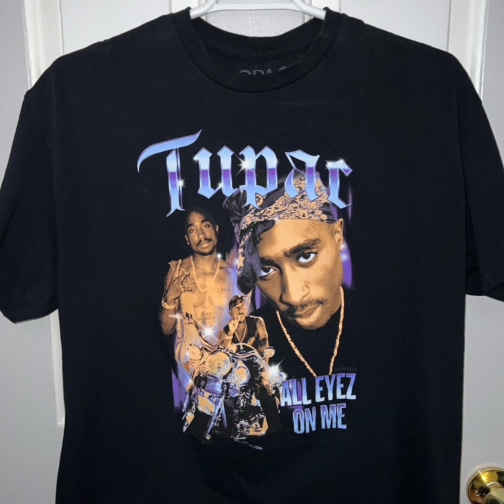 Tupac All Eyez On Me Graphic T-Shirt (Large)